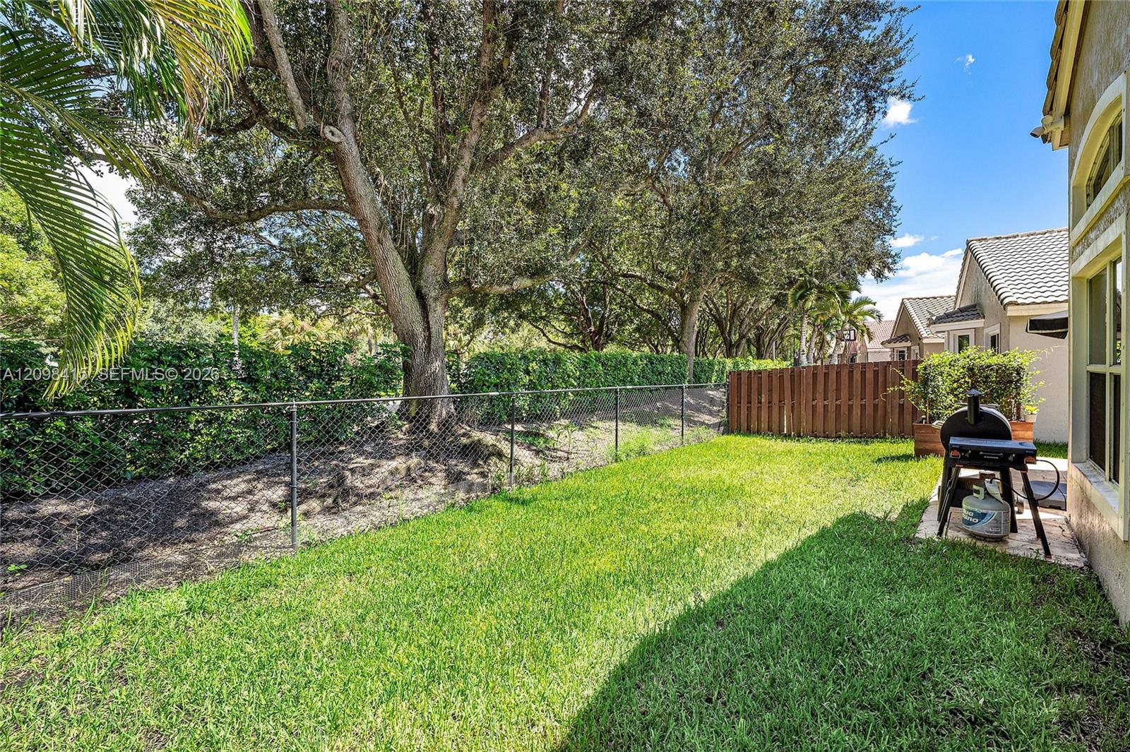 A12098415 Property Photo 12