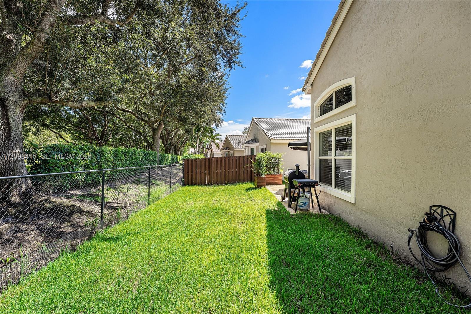 A12098415 Property Photo 13