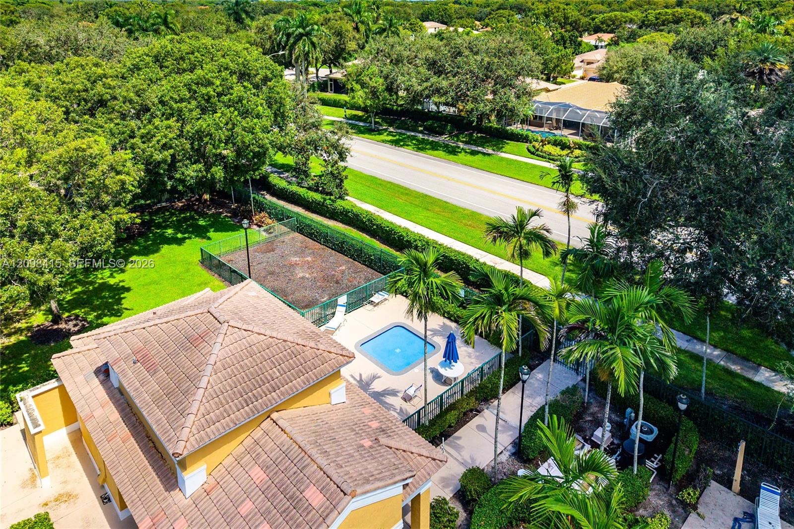 A12098415 Property Photo 30