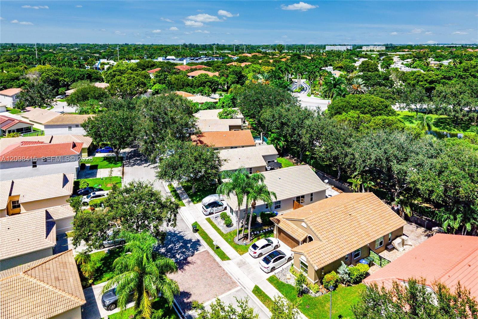A12098415 Property Photo 32