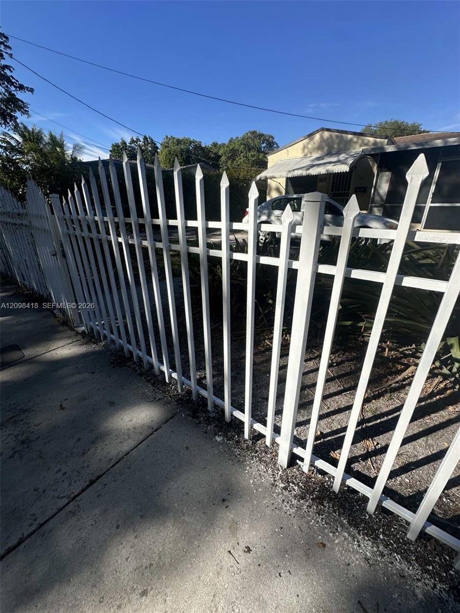 925 NW 52nd Street Property Photo 1