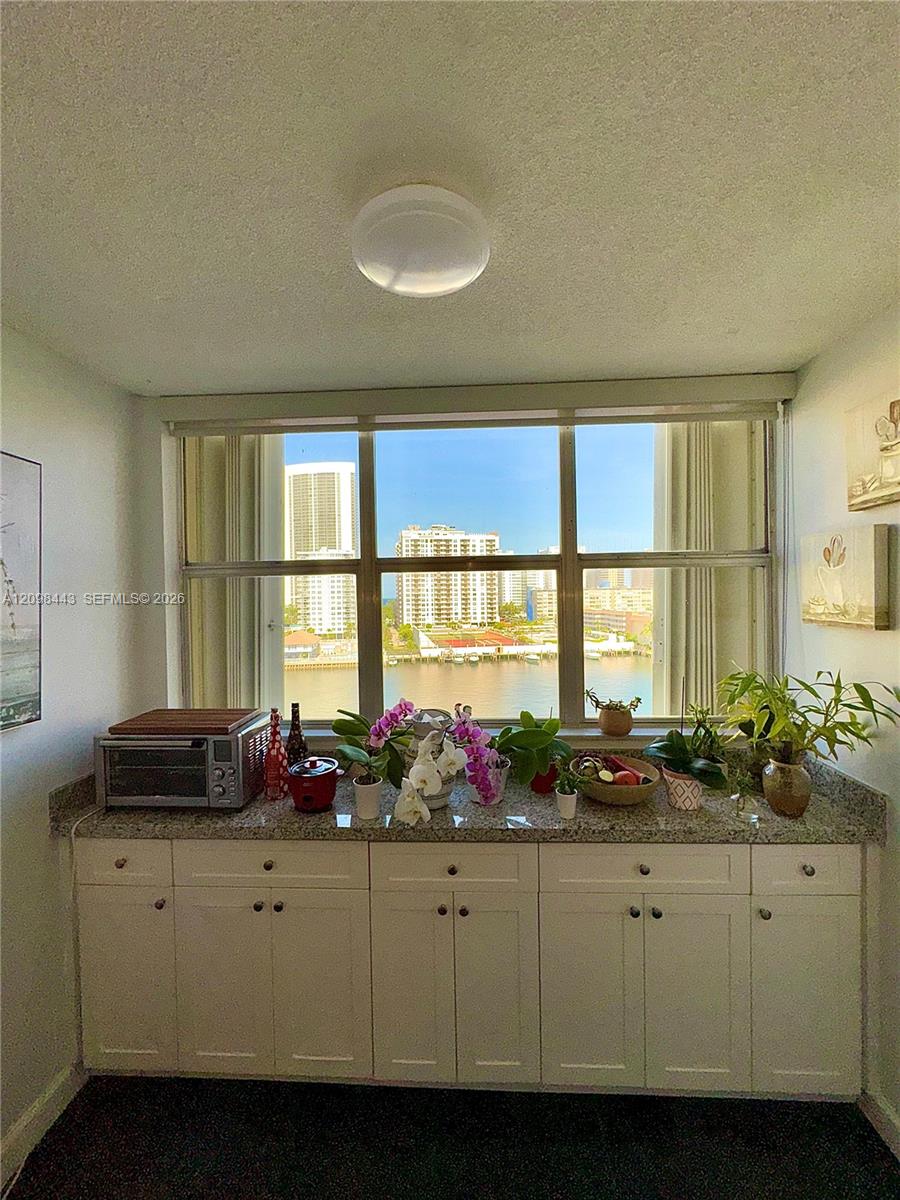 100 Golden Isles Drive 806 Property Photo 18