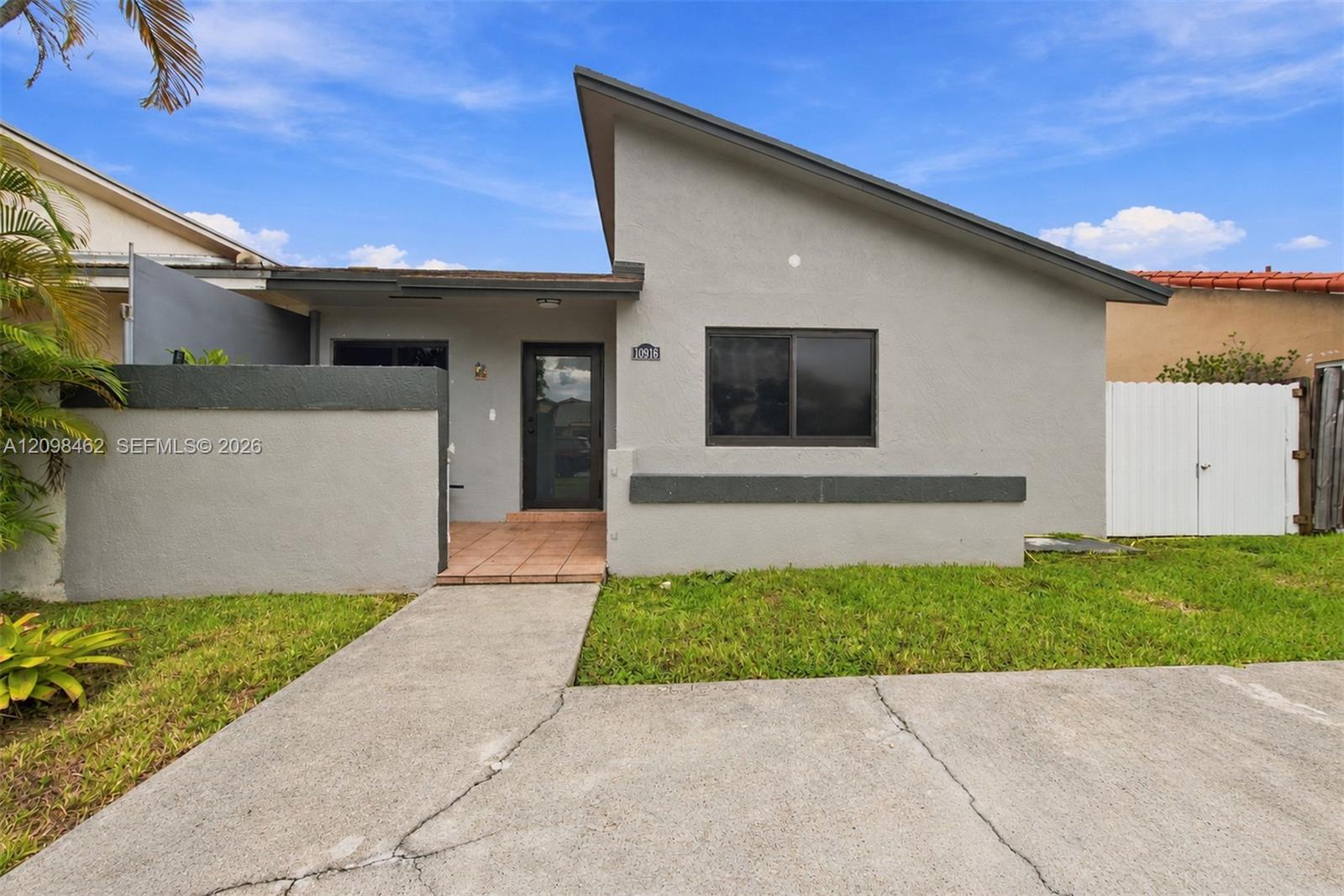 10916 Sw 146th Court Property Photo 1