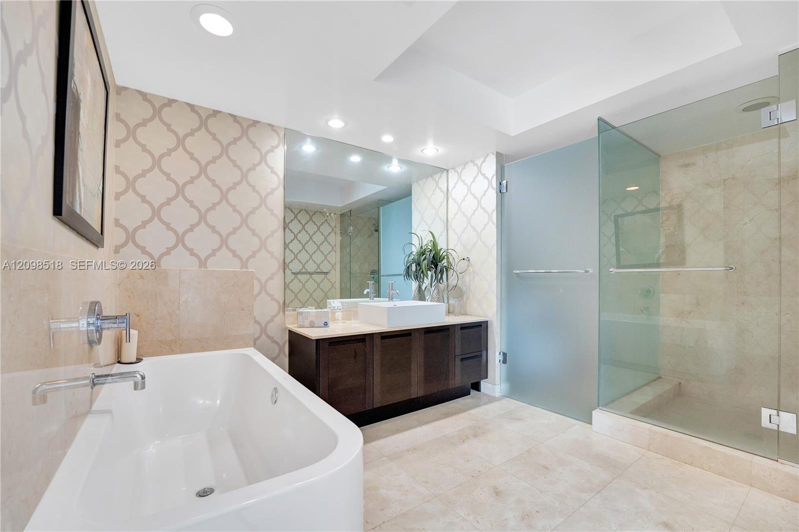 250 Sunny Isles Boulevard 3-ph5 Property Photo 11