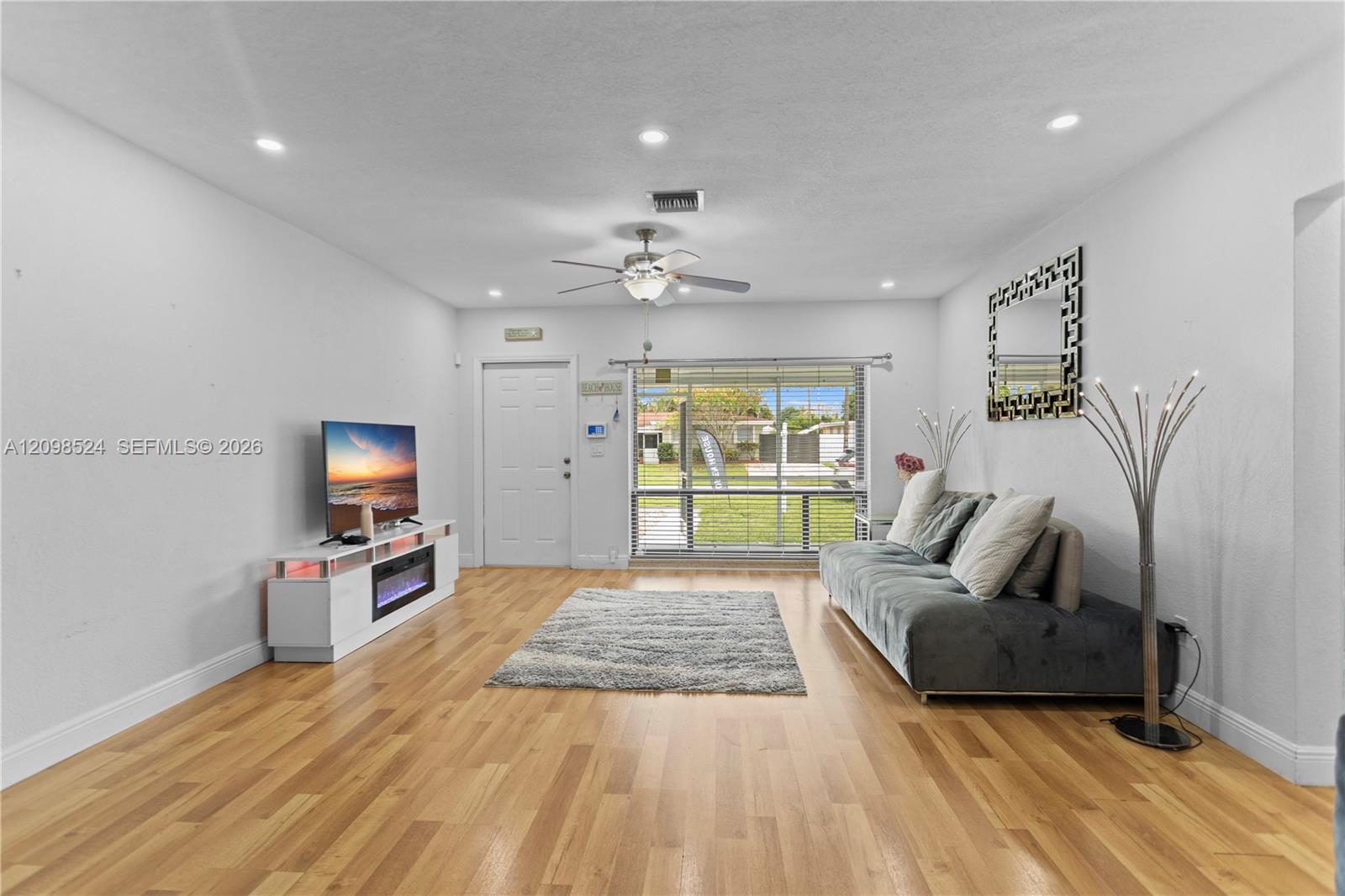 7440 Fillmore Street Property Photo 25