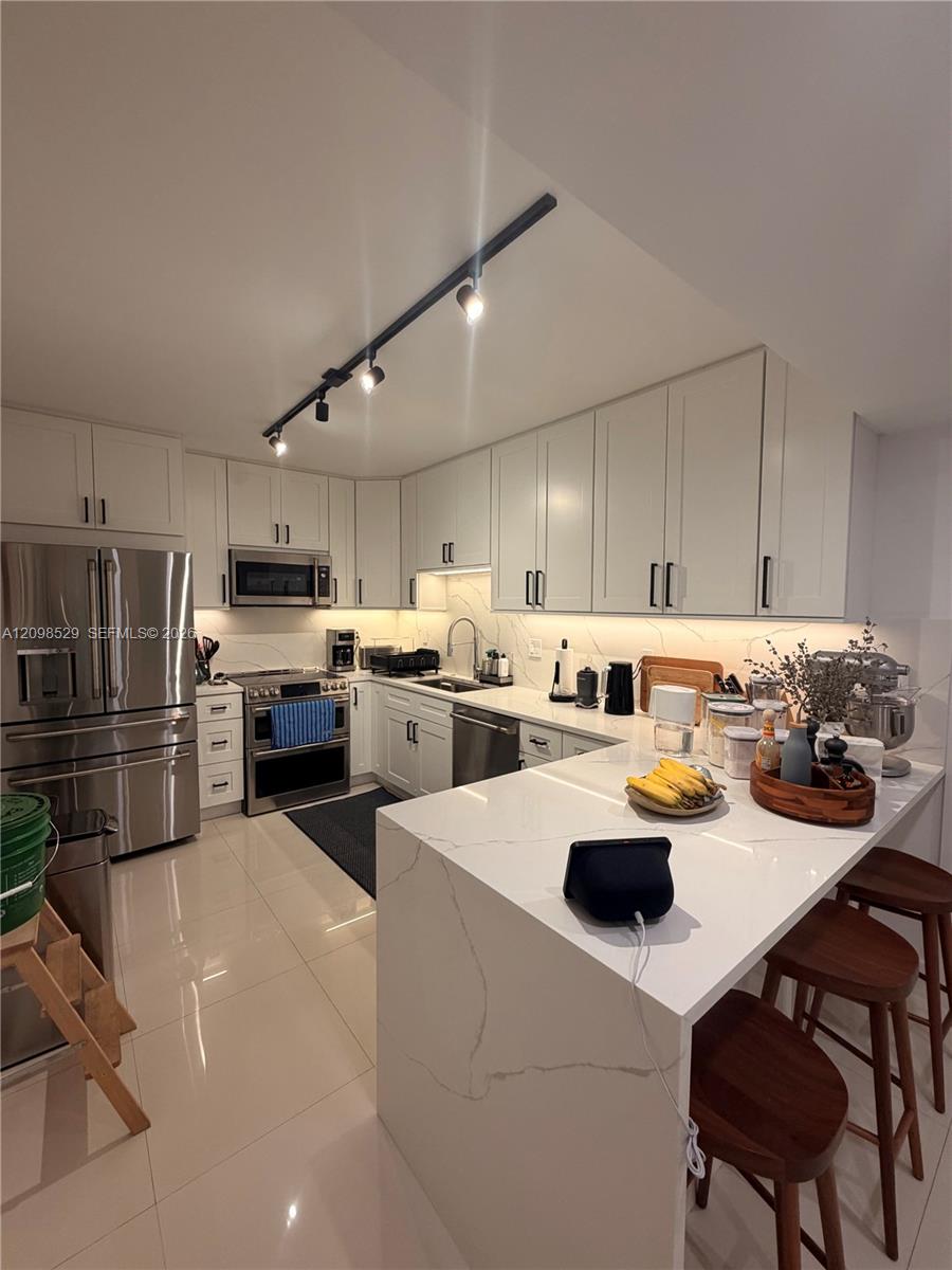 181 Crandon Boulevard 109 Property Photo 11