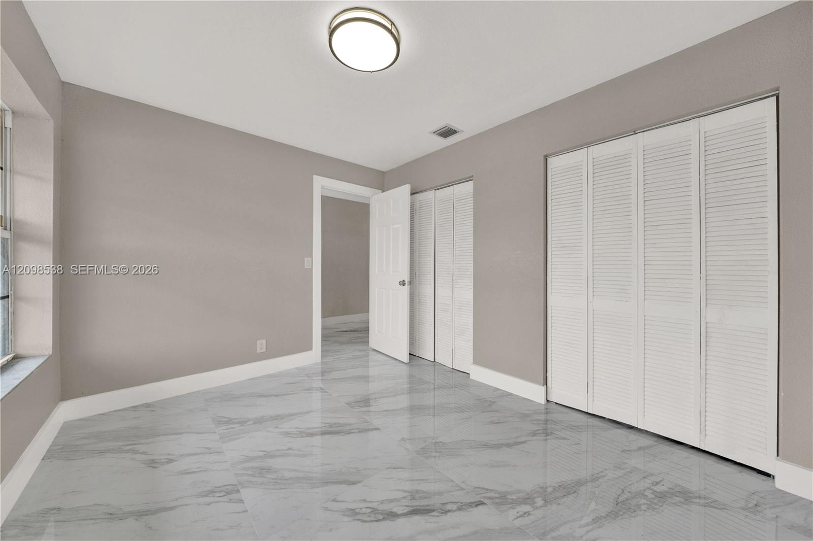 951 W 30th Street Property Photo 6