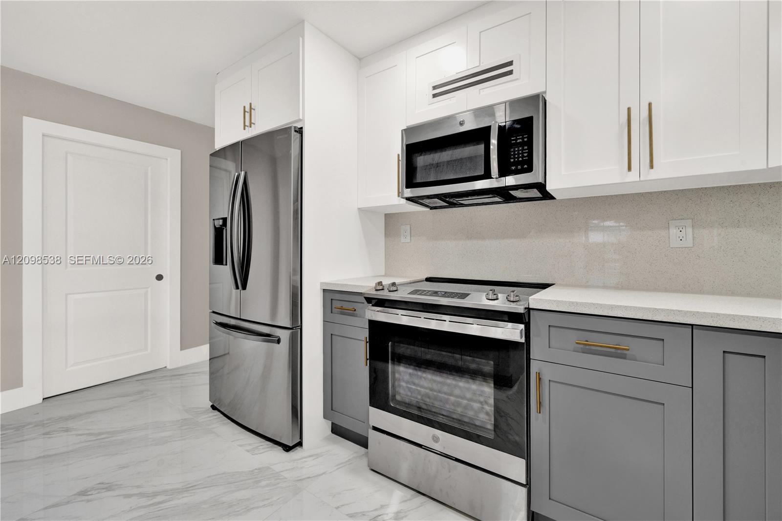 951 W 30th Street Property Photo 13