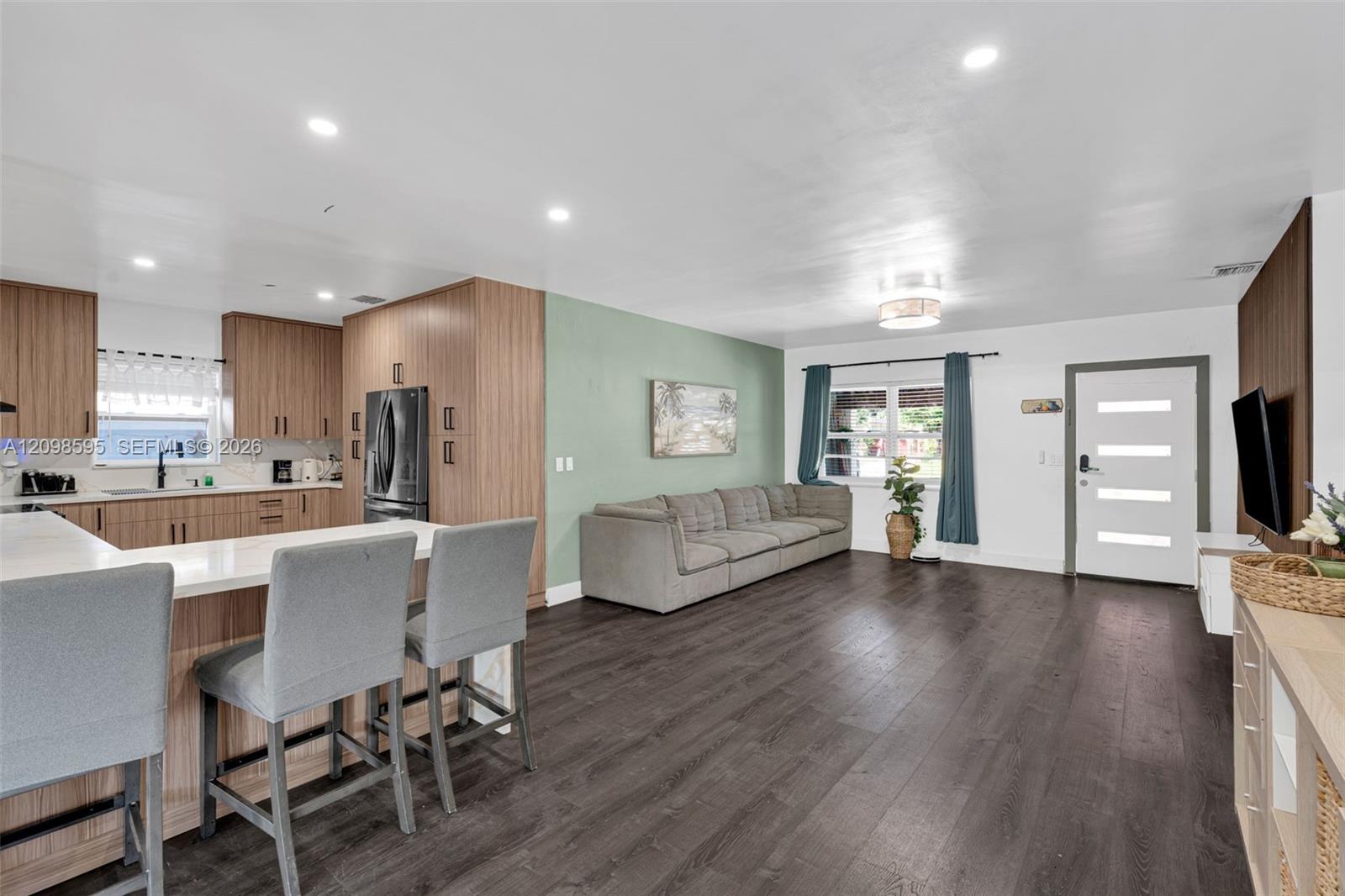441 E Evanston Circle Property Photo 8