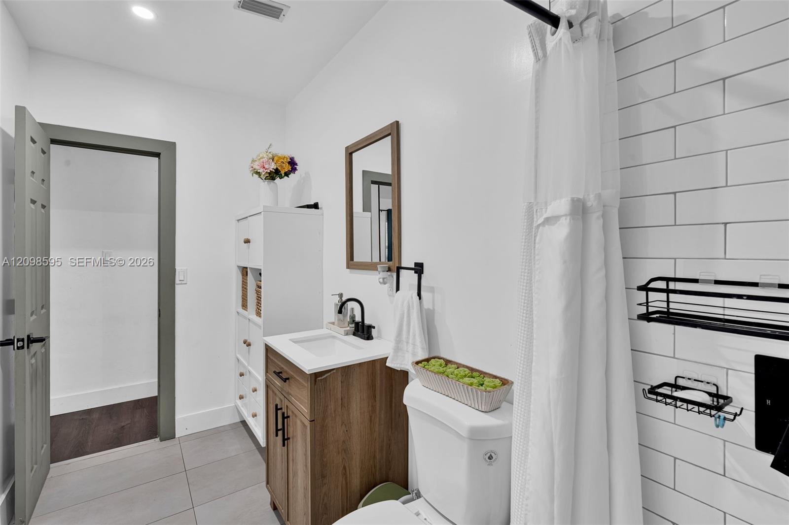 441 E Evanston Circle Property Photo 13