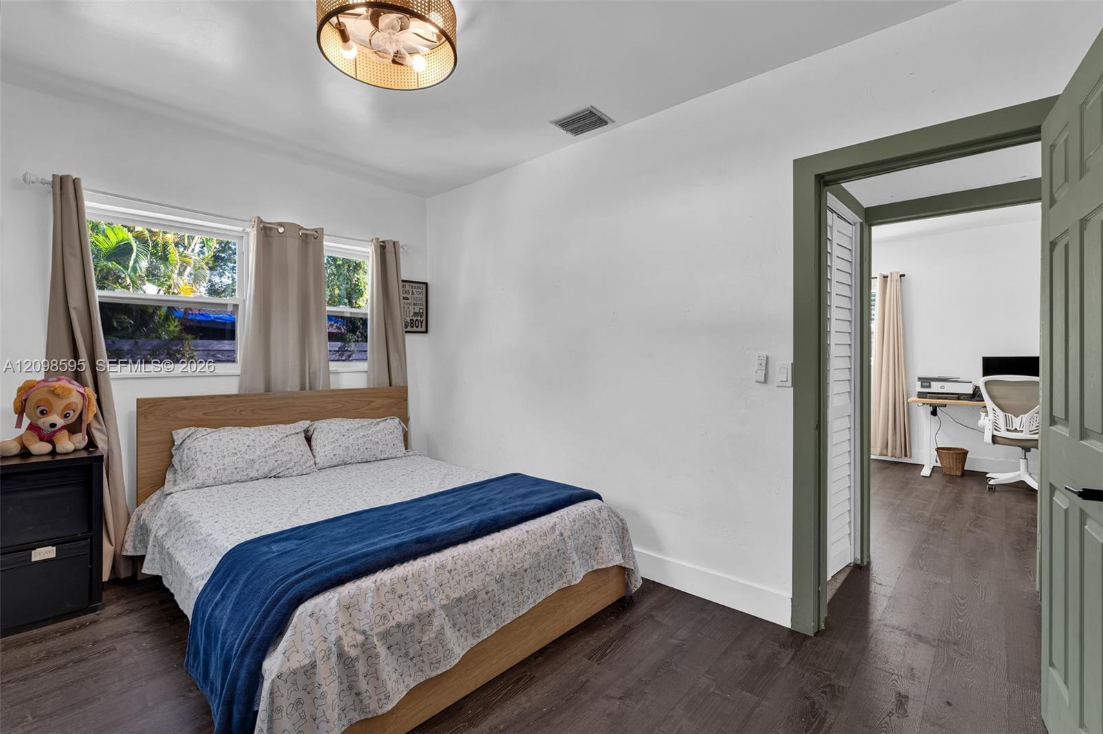 441 E Evanston Circle Property Photo 16