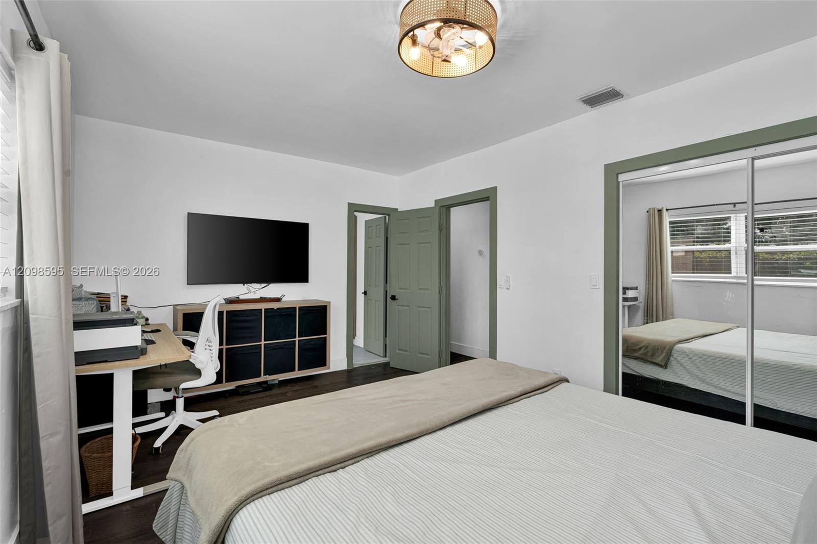 441 E Evanston Circle Property Photo 19