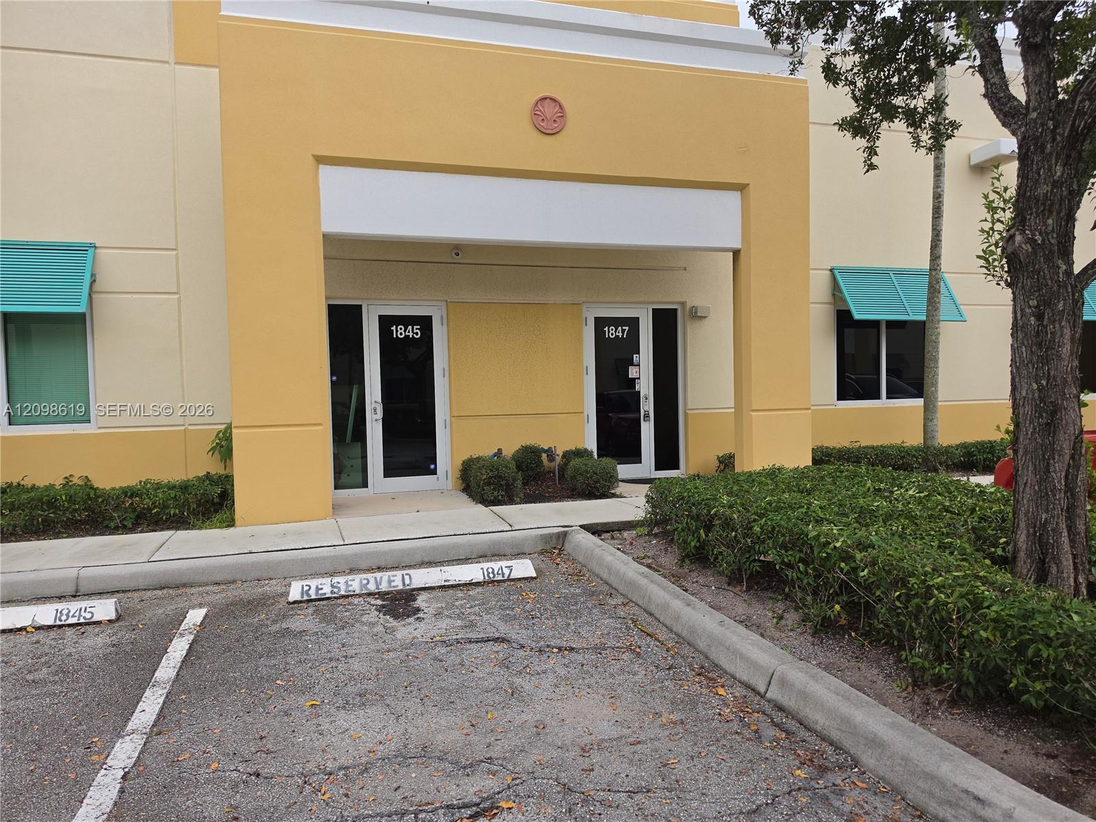 1847 Banks Road Property Photo 4