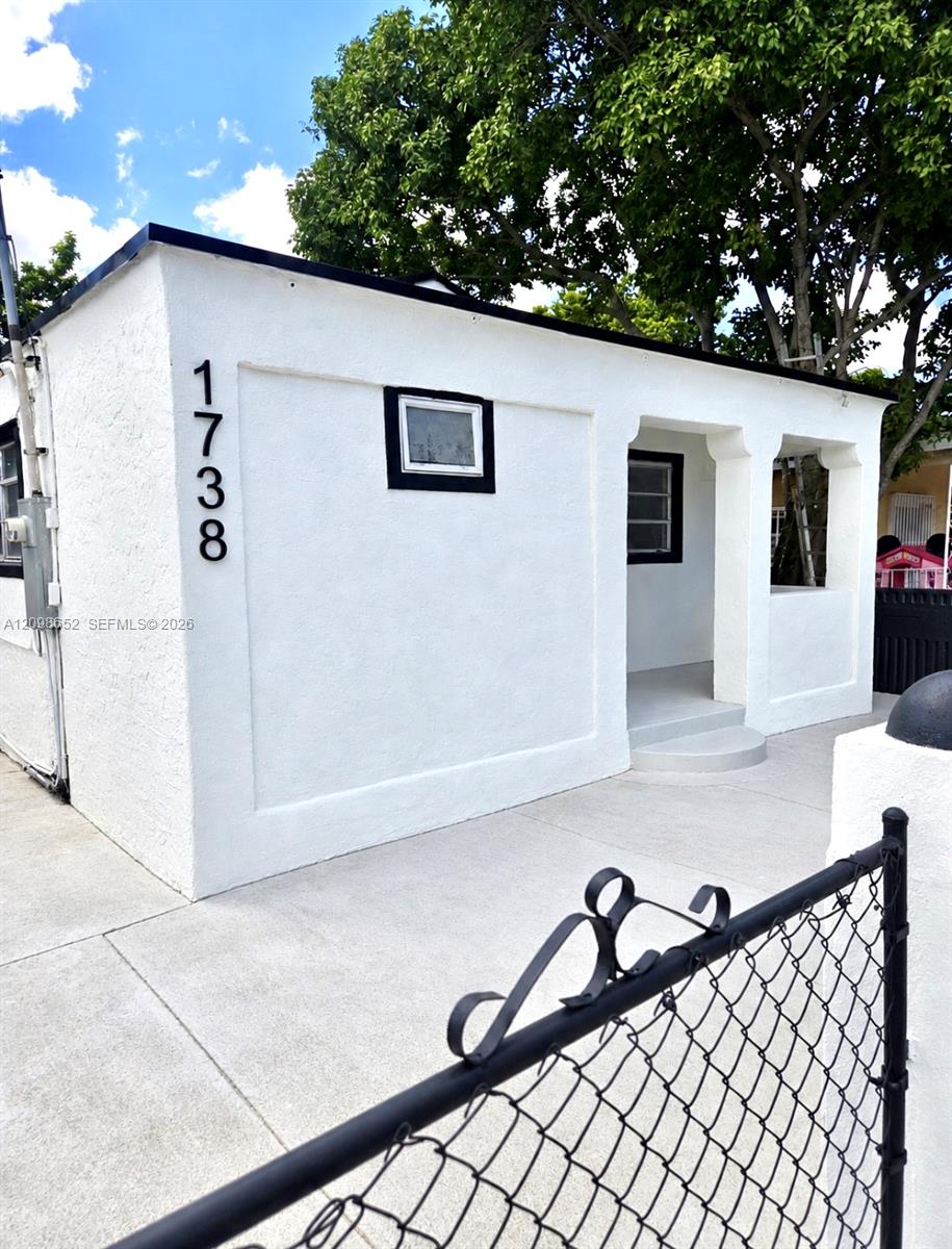 1738 Nw 67th Street Property Photo 2