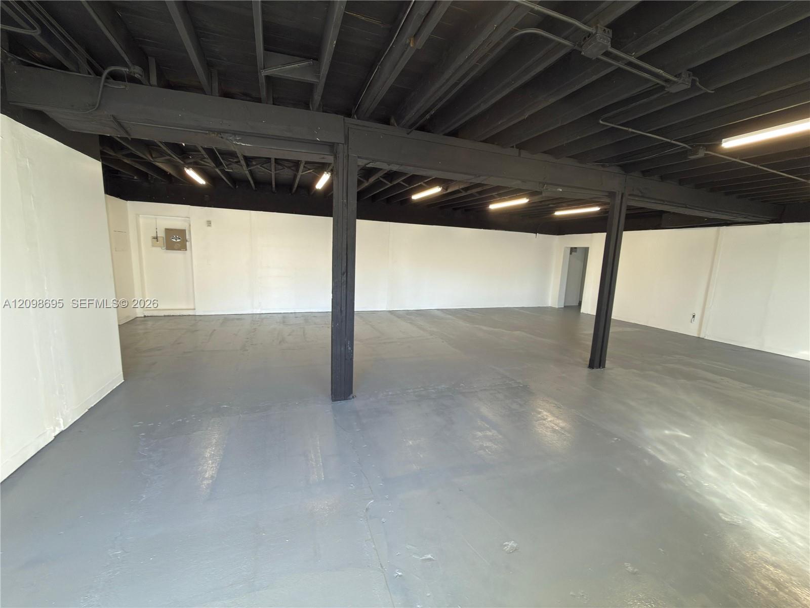 916 N 20th Avenue Property Photo 1
