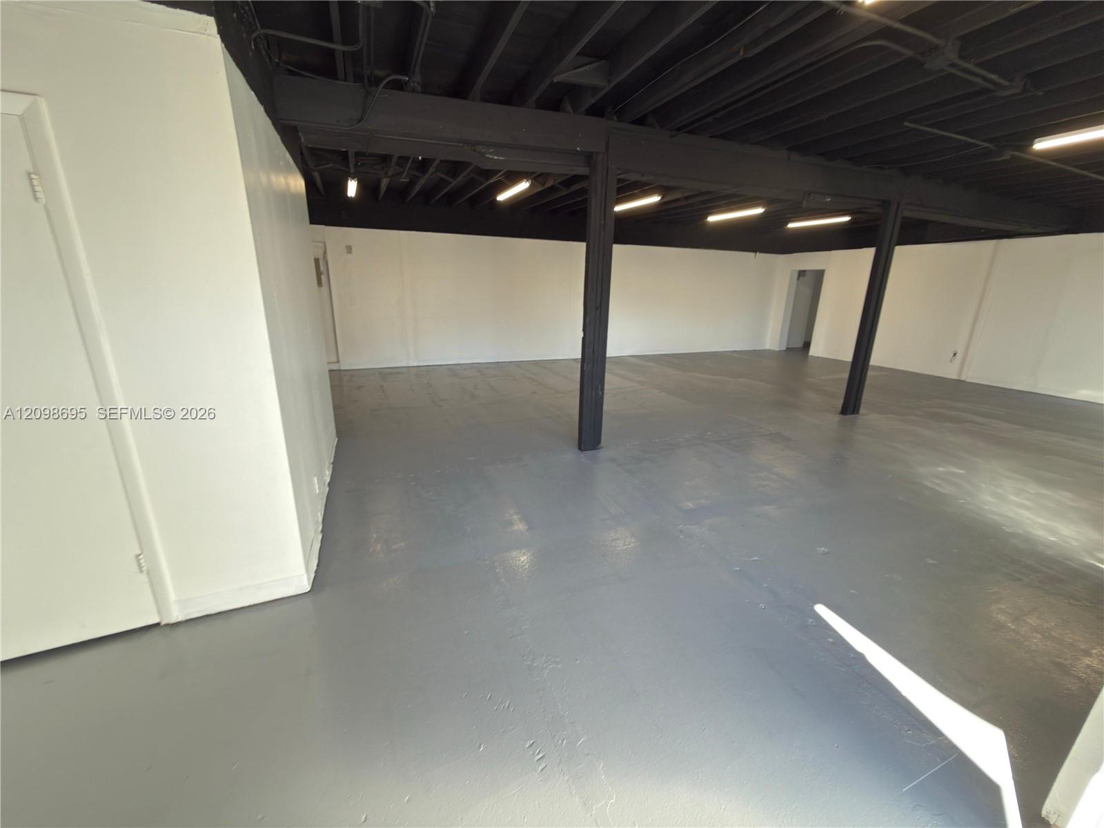 916 N 20th Avenue Property Photo 4