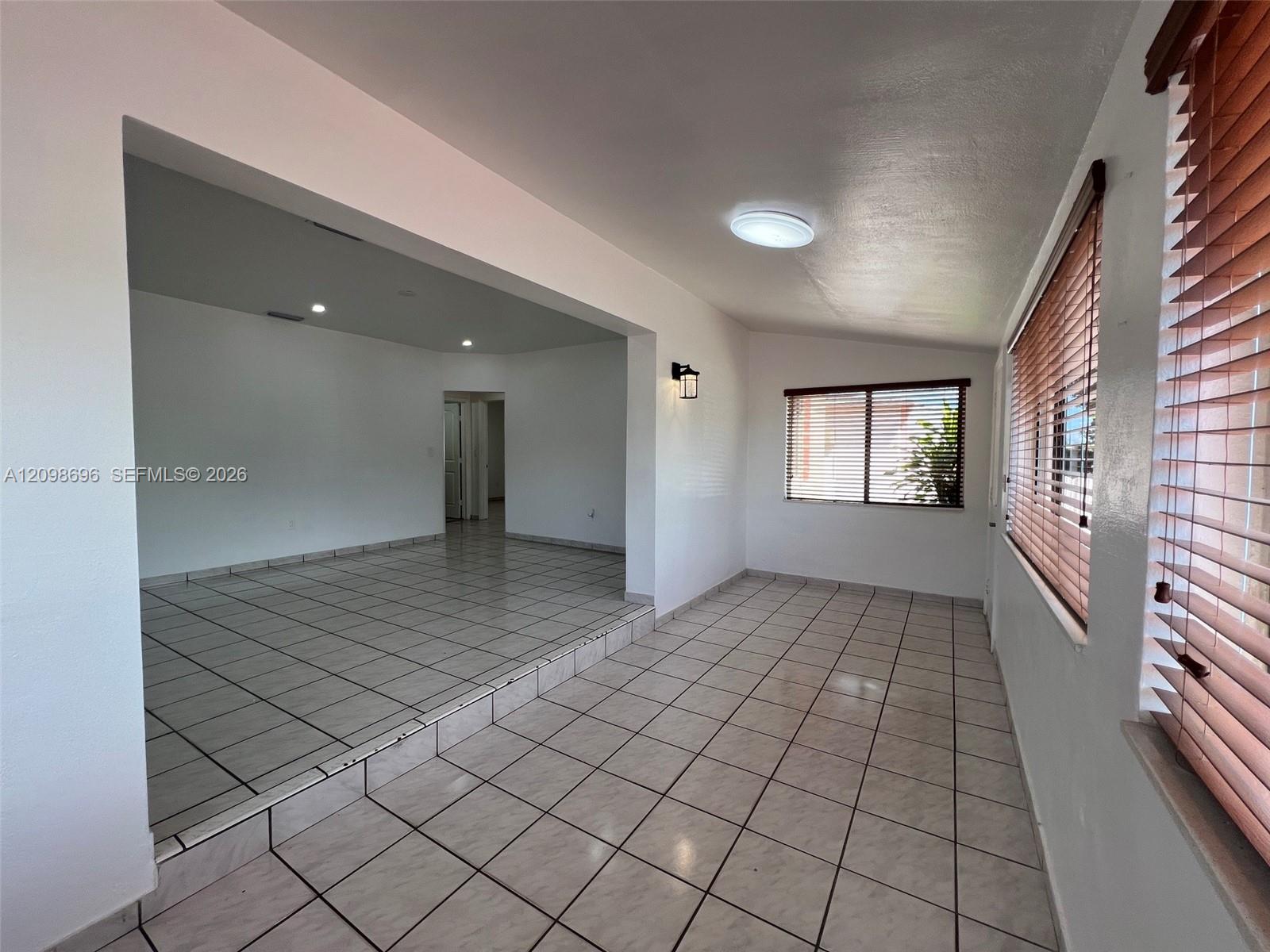 69 E 50th Place Property Photo 6