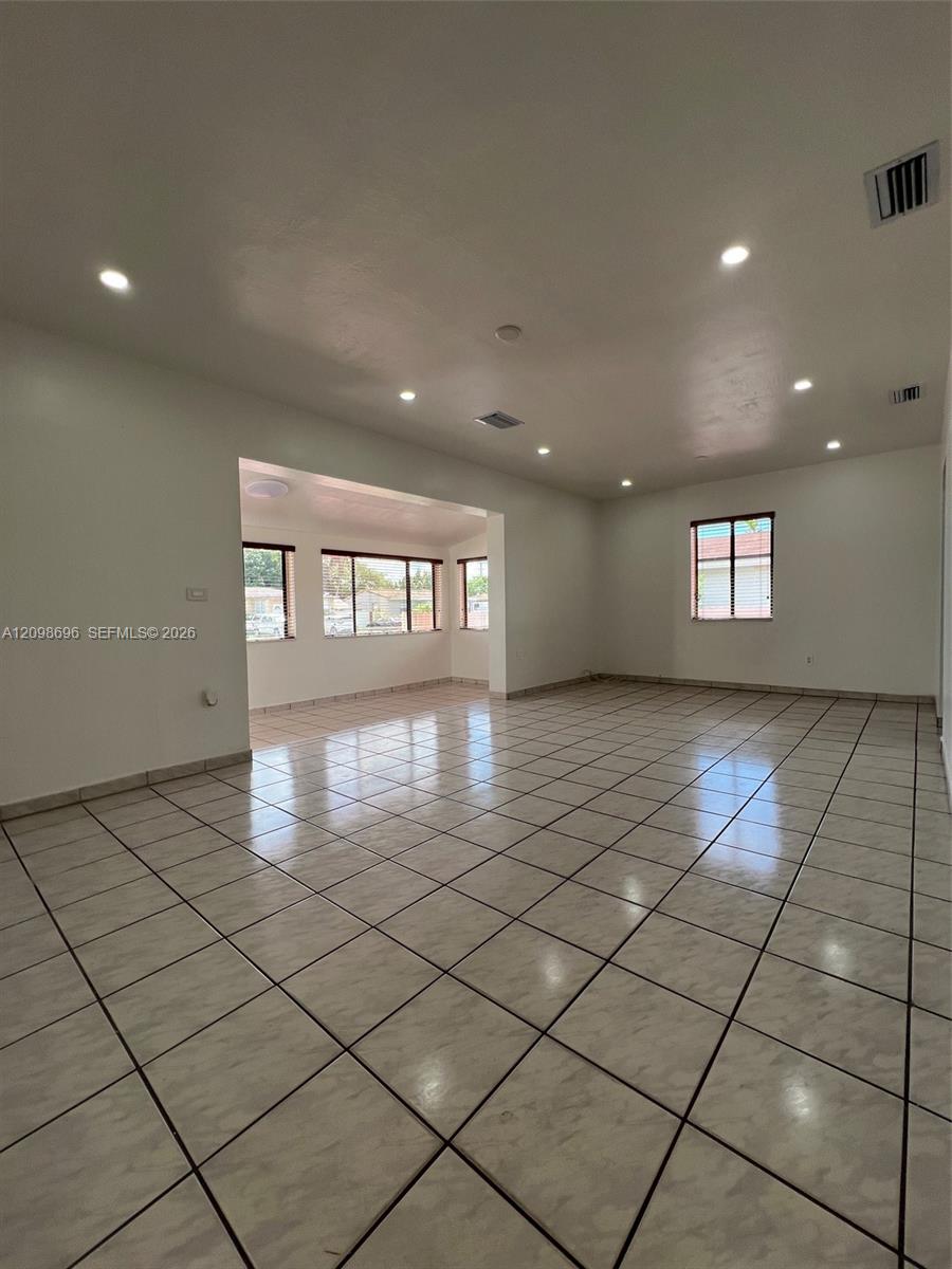 69 E 50th Place Property Photo 8
