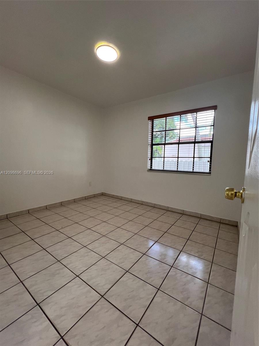 69 E 50th Place Property Photo 12
