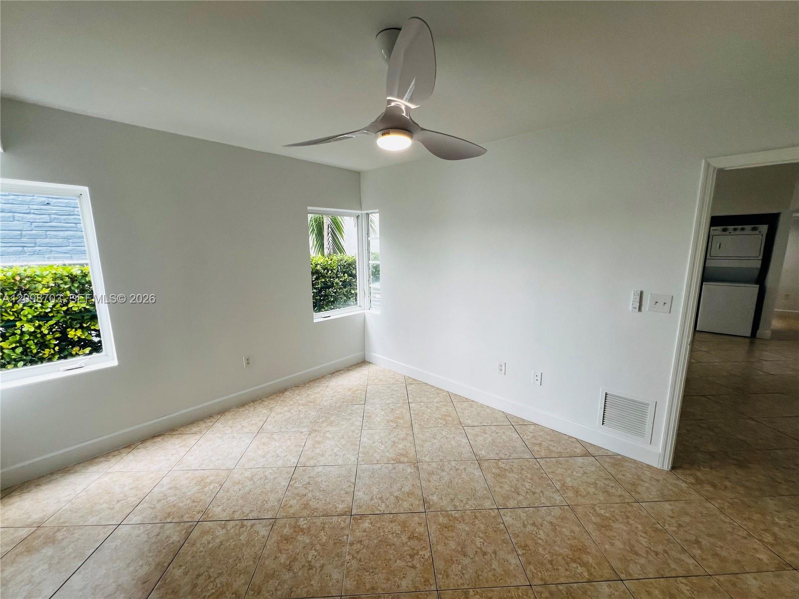 950 Bay Drive 7 Property Photo 12
