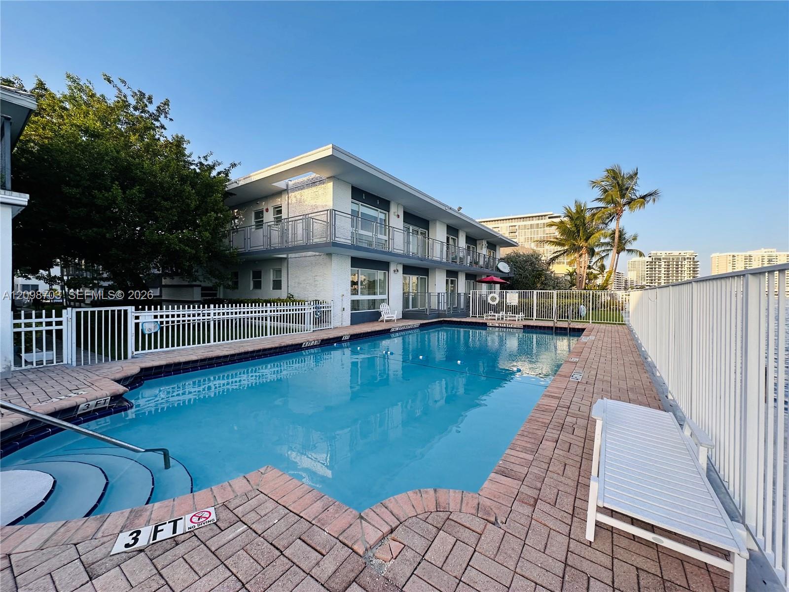 950 Bay Drive 7 Property Photo 18