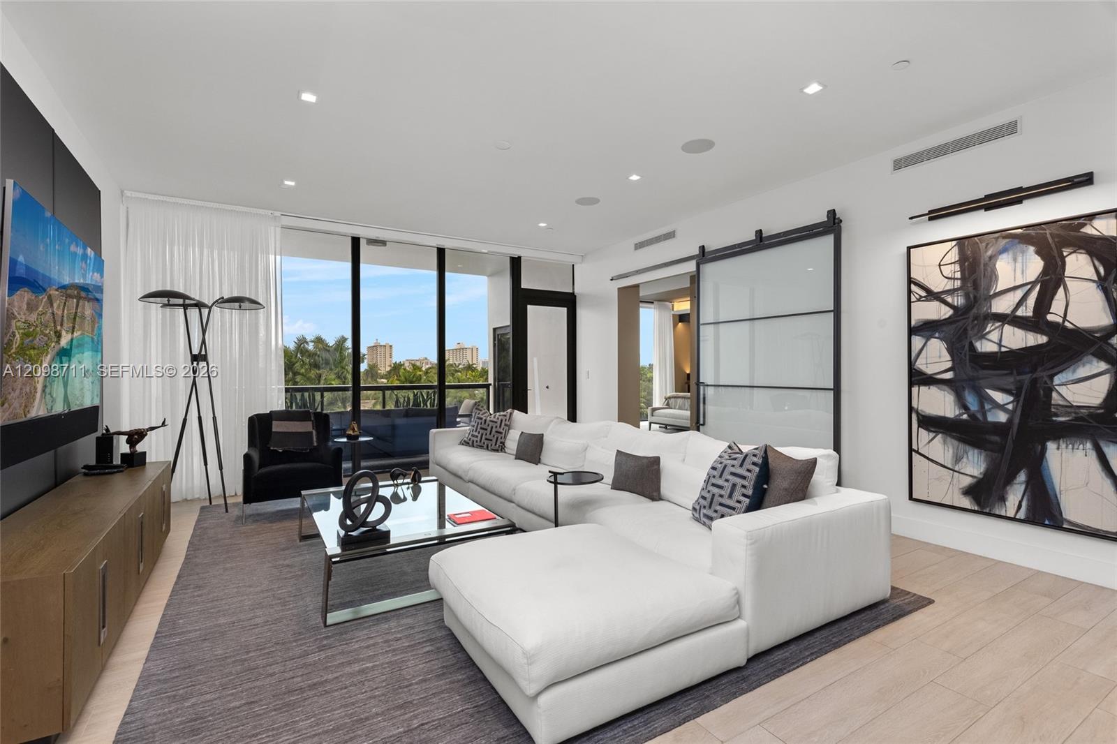 30 Isle Of Venice Drive Ph3 Property Photo 1