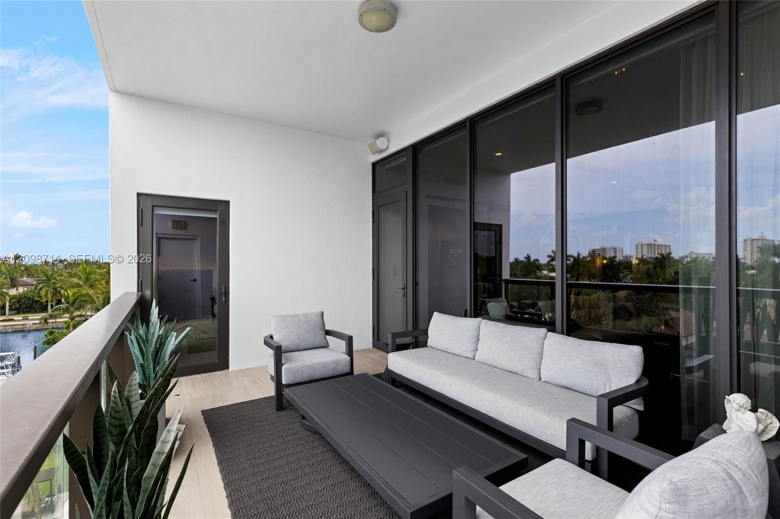 30 Isle Of Venice Drive Ph3 Property Photo 48
