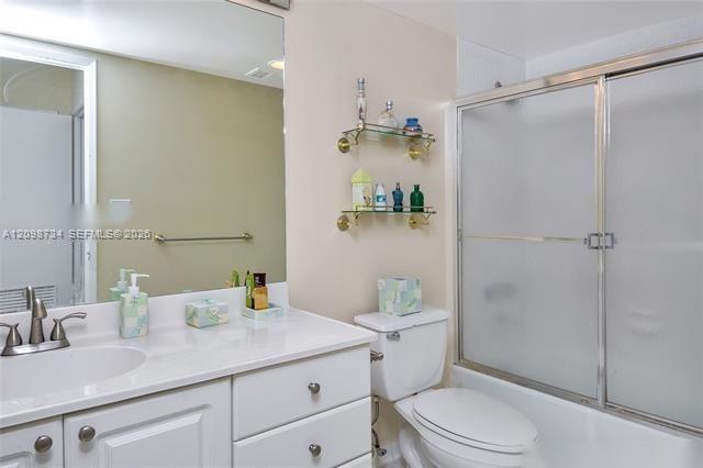 19390 Collins Avenue 1624 Property Photo 10