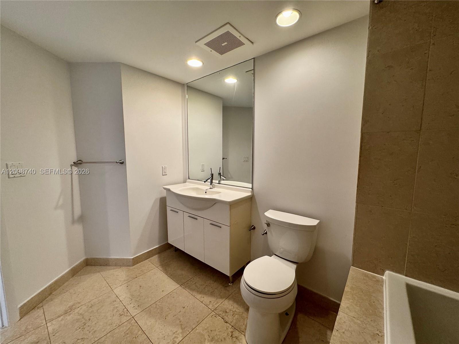 475 Brickell Avenue 3808 Property Photo 14
