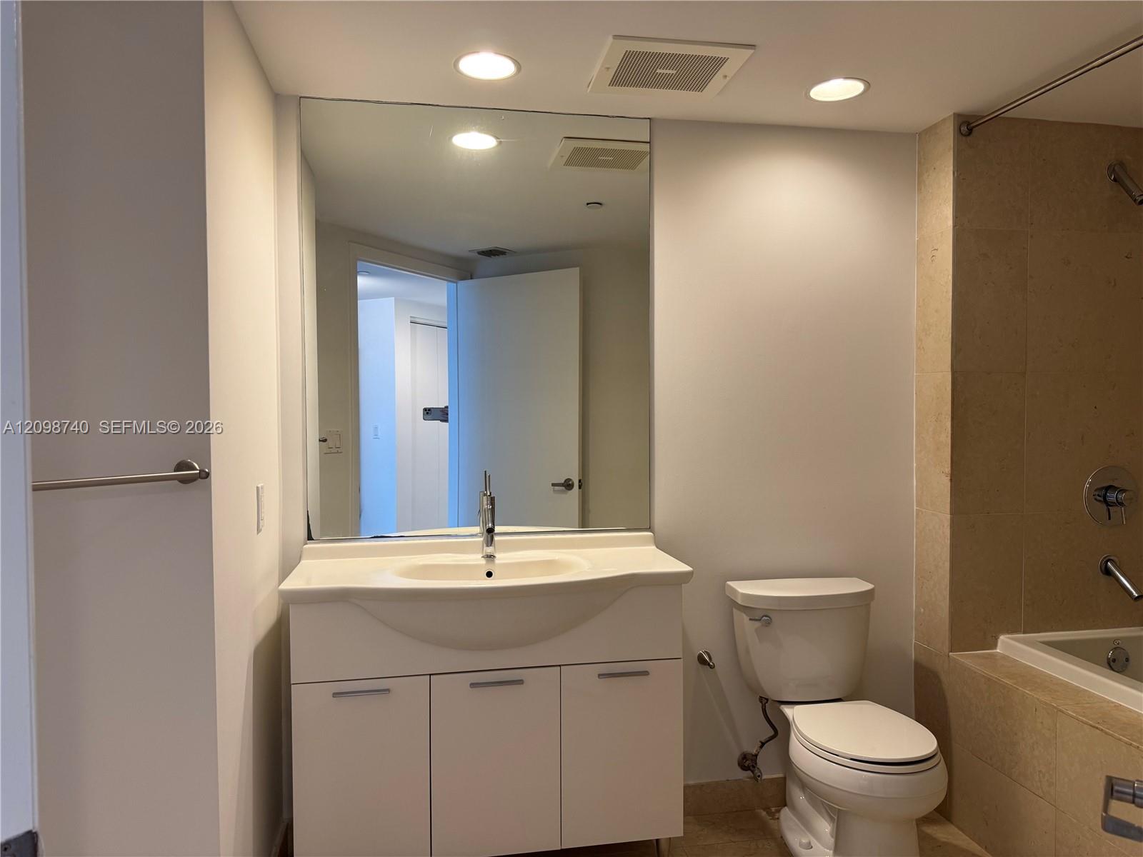 475 Brickell Avenue 3808 Property Photo 16