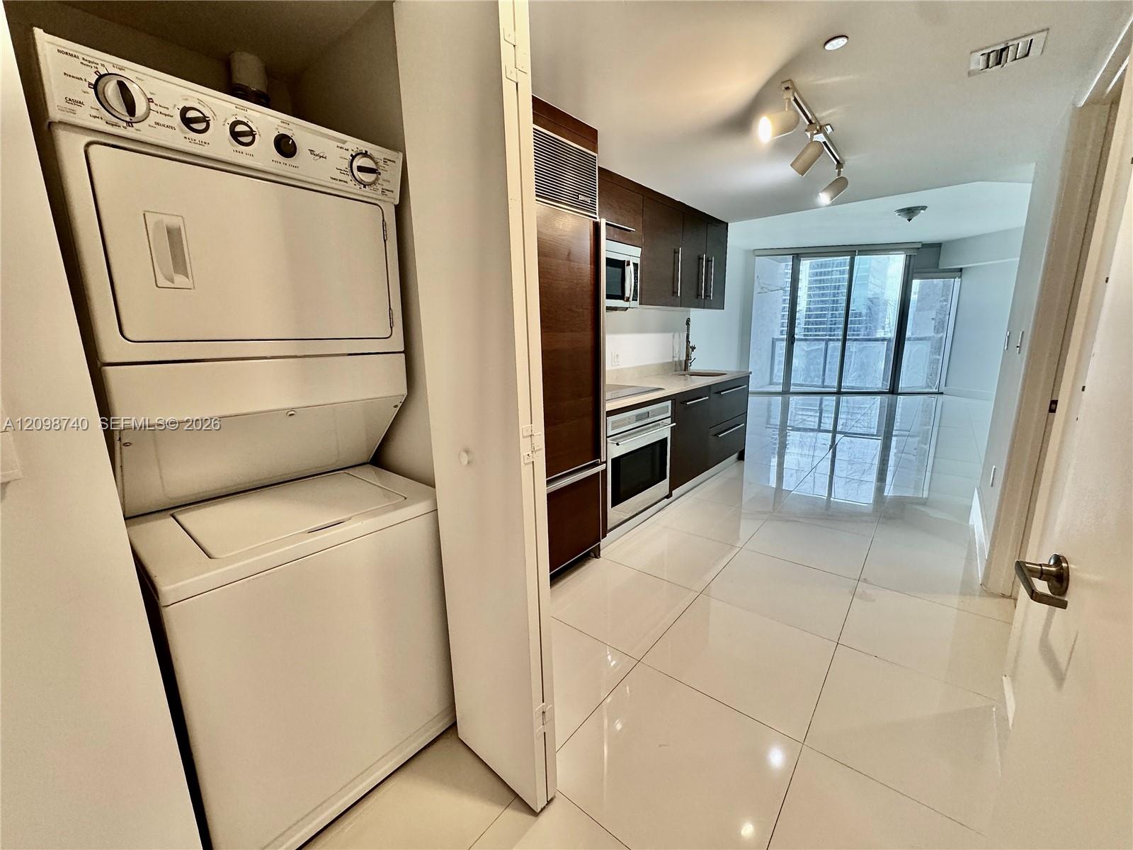 475 Brickell Avenue 3808 Property Photo 23