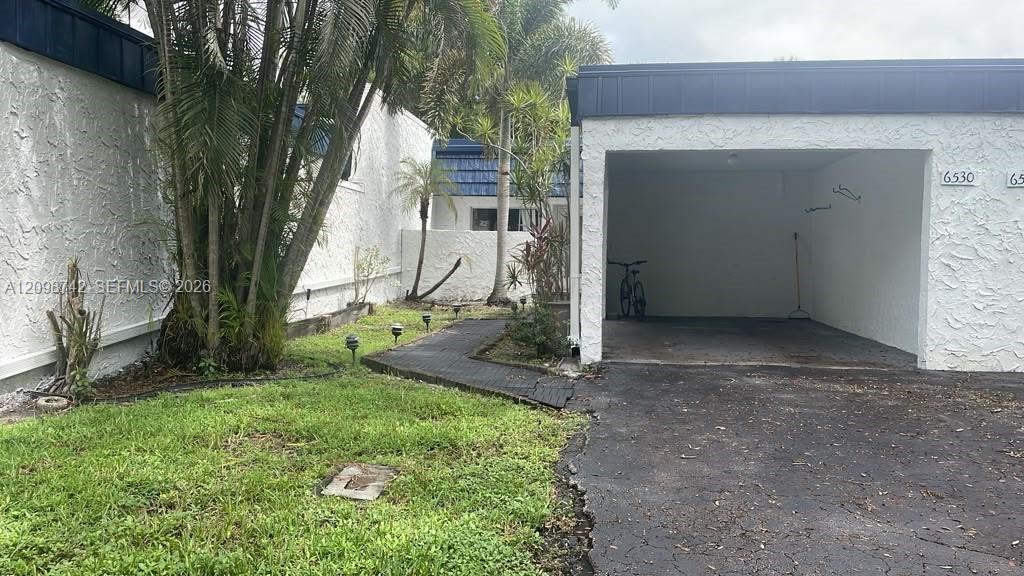 6530 Nw 98th Terrace B25 Property Photo 2