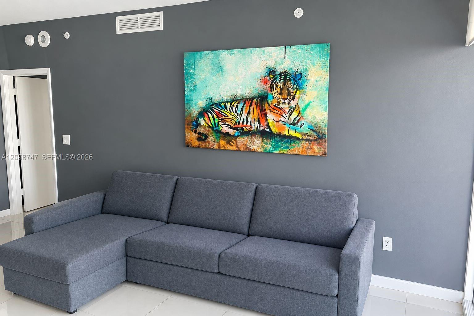 244 Biscayne Boulevard 3204 Property Photo 2