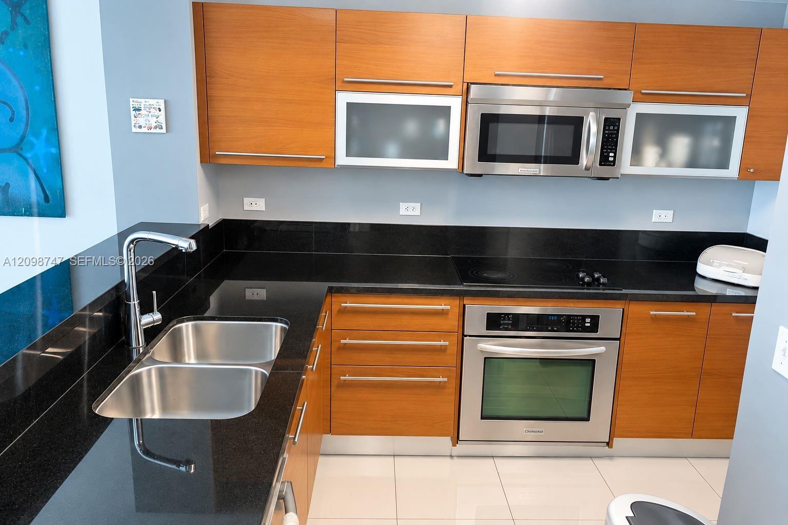 244 Biscayne Boulevard 3204 Property Photo 4