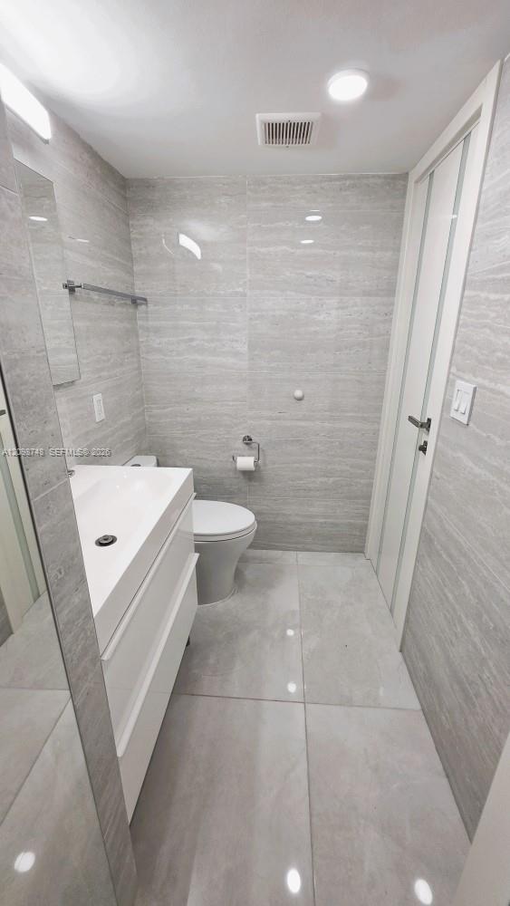 A12098748 Property Photo 6