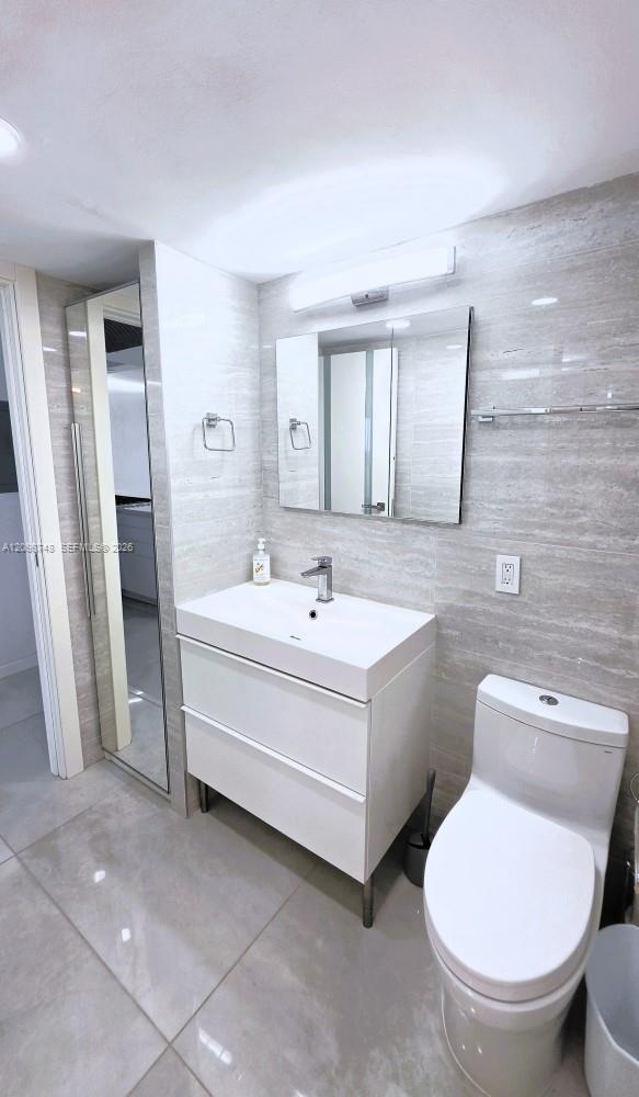 A12098748 Property Photo 7