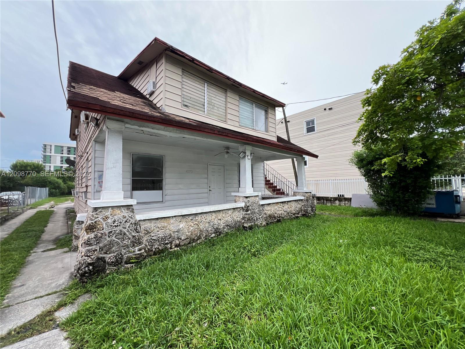 430 Sw 3rd Street 1 Property Photo 1