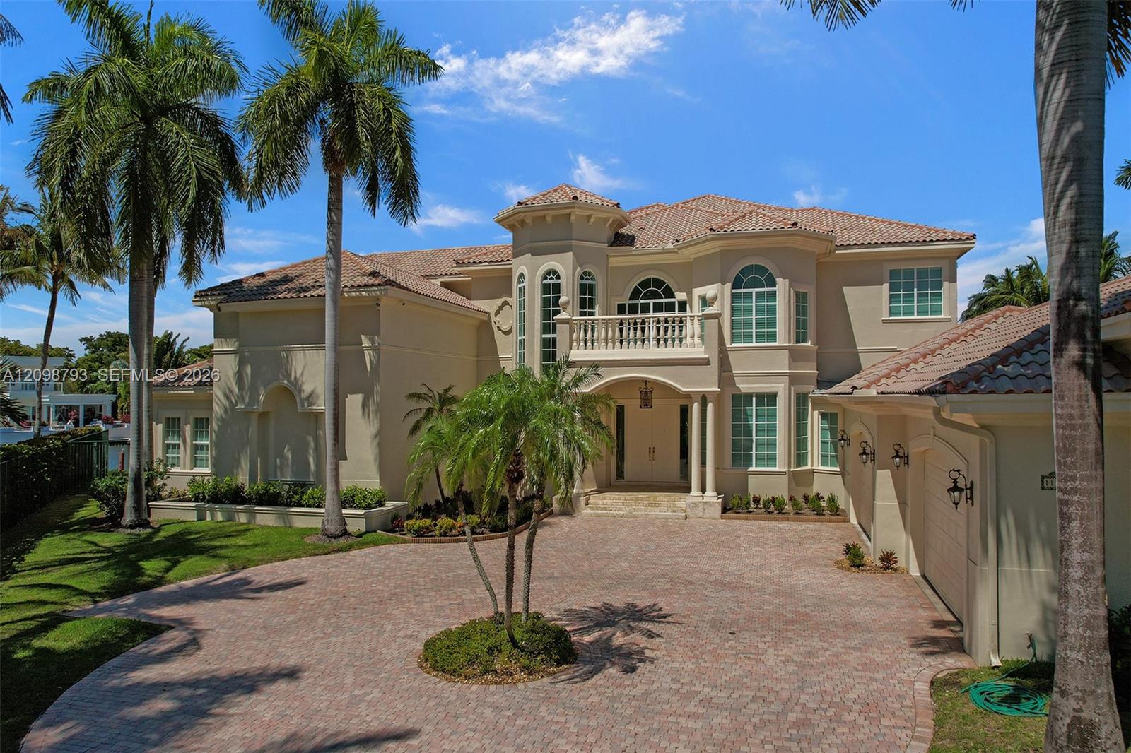 1130 Harbor Court Property Photo 4