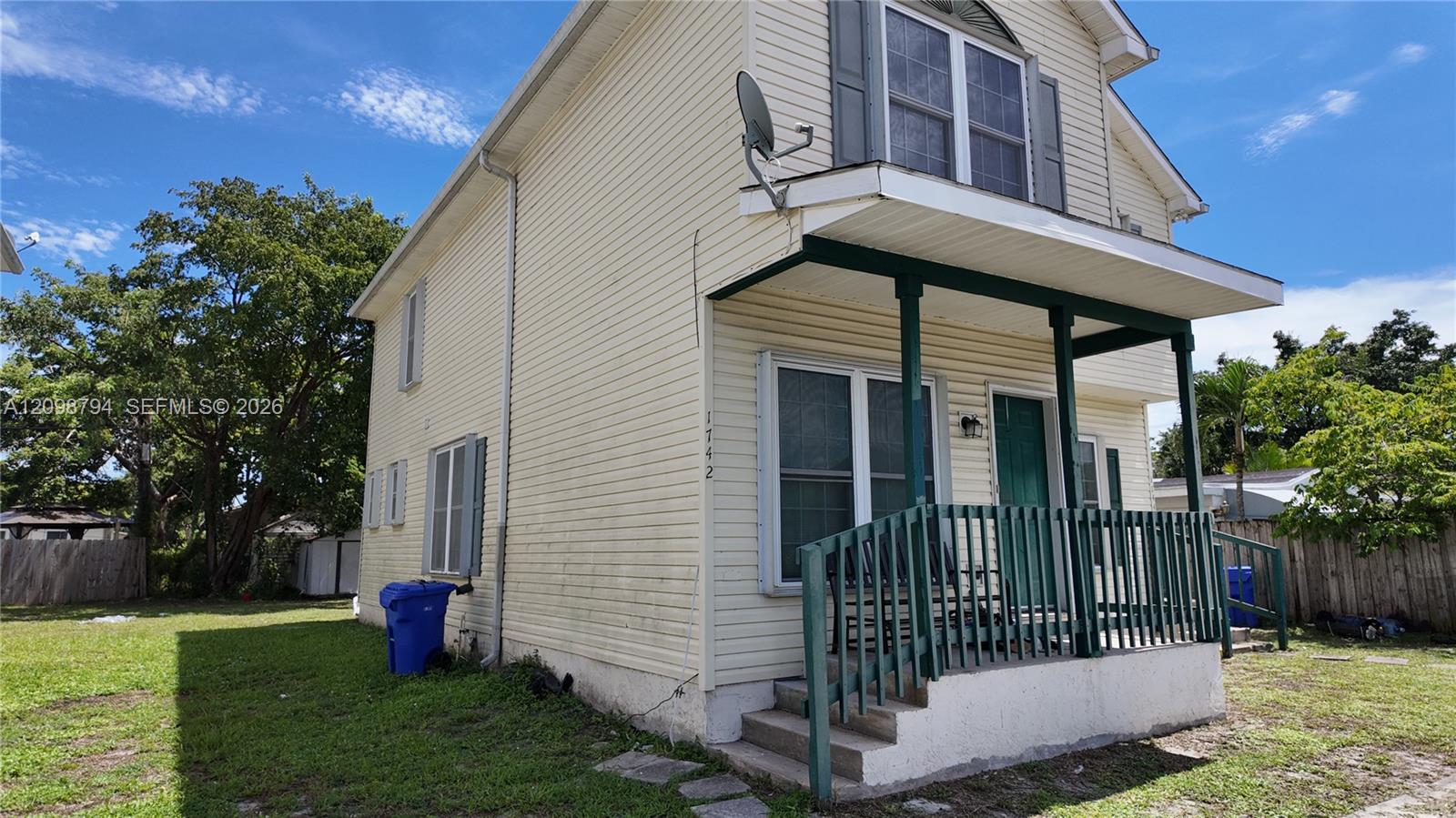 1738 Sw 44th Terrace Property Photo 4
