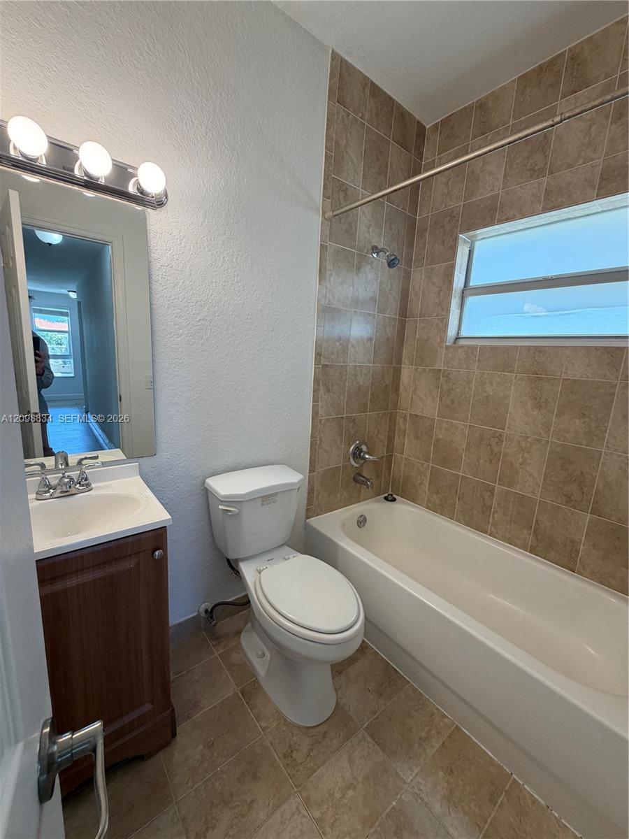 11 Antilla Avenue B Property Photo 1
