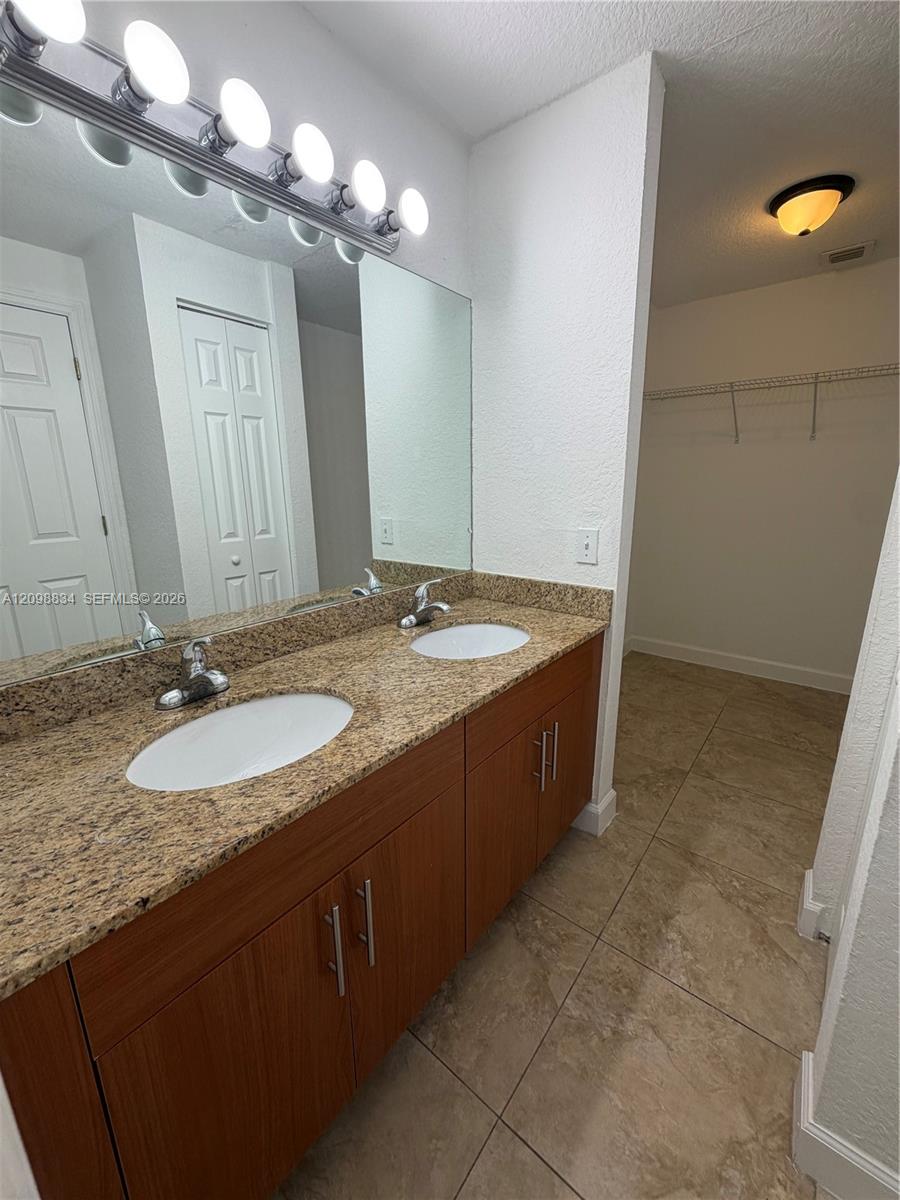 11 Antilla Avenue B Property Photo 4