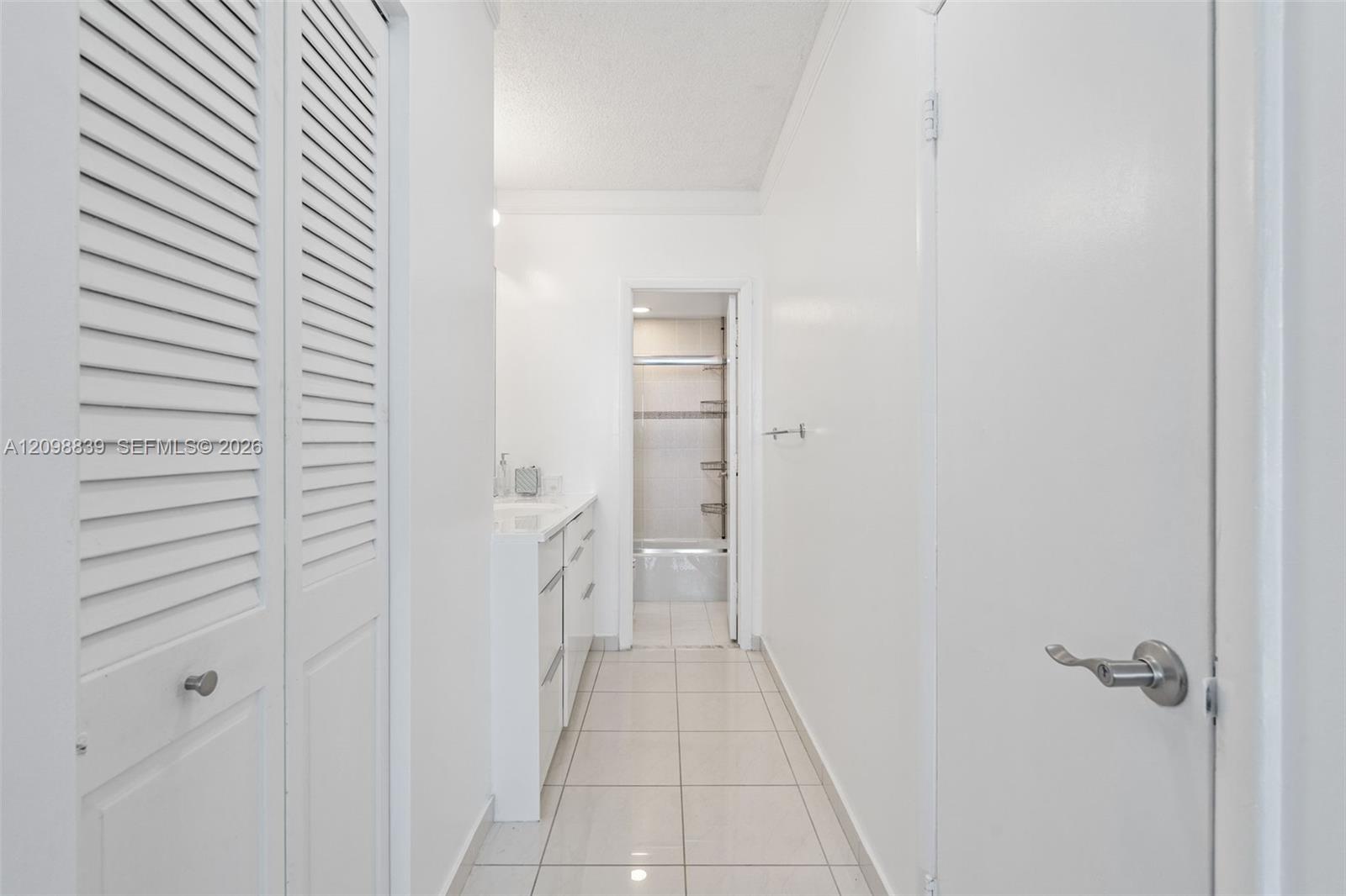 300 Bayview Drive 1710 Property Photo 28