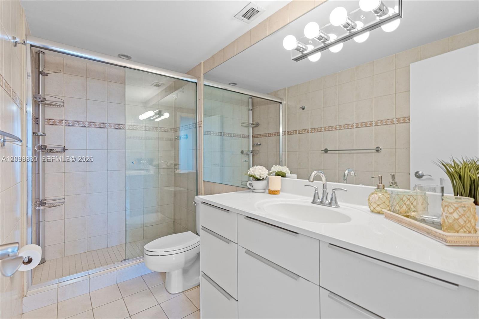 300 Bayview Drive 1710 Property Photo 36