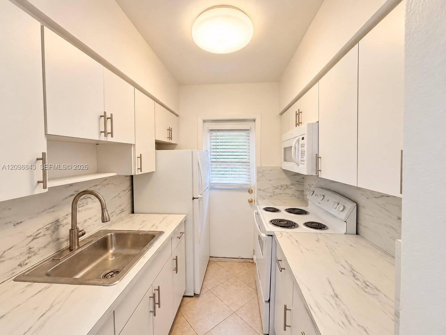 101 Se 9th Street 8 Property Photo 4