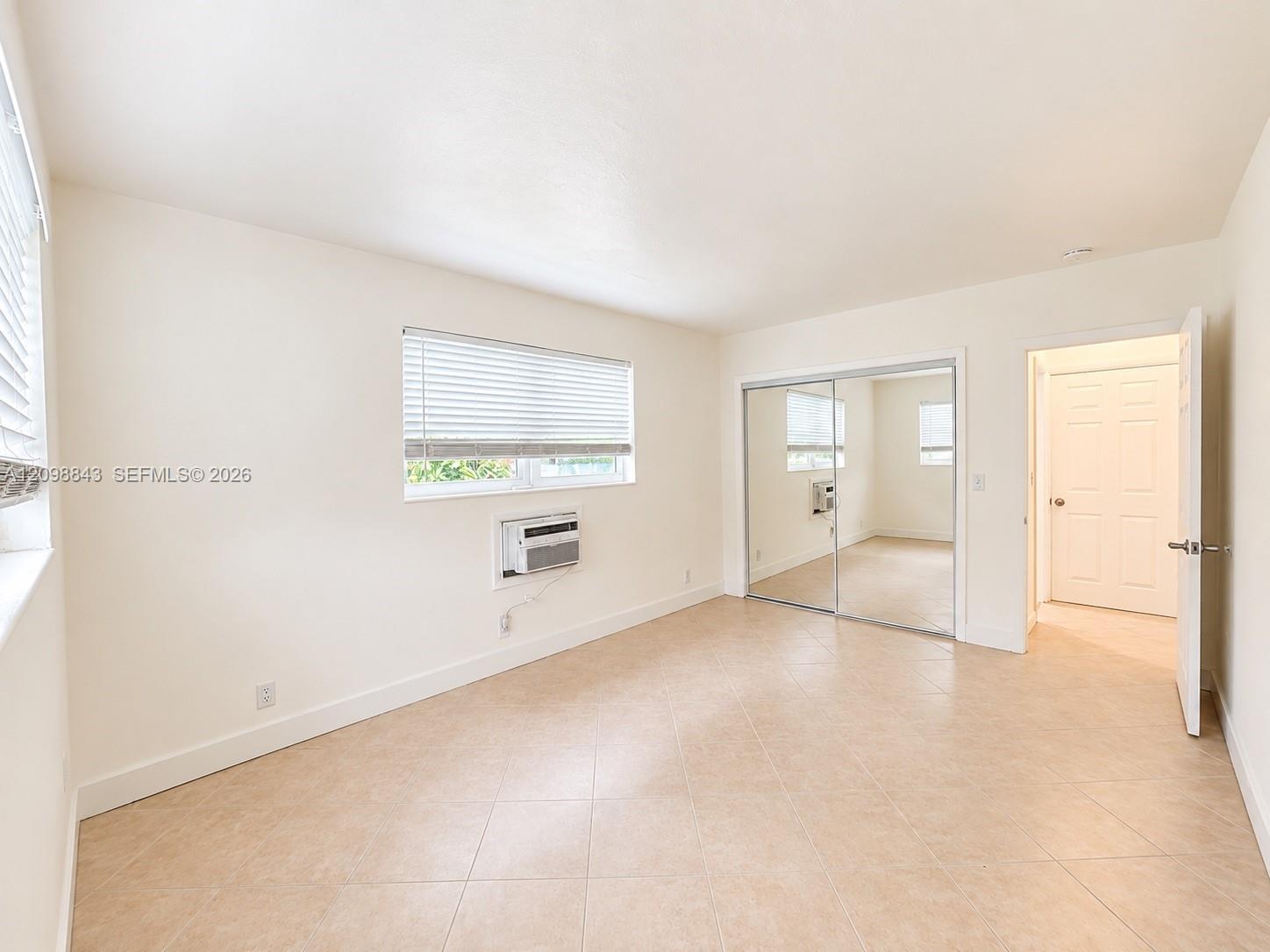 101 Se 9th Street 8 Property Photo 7