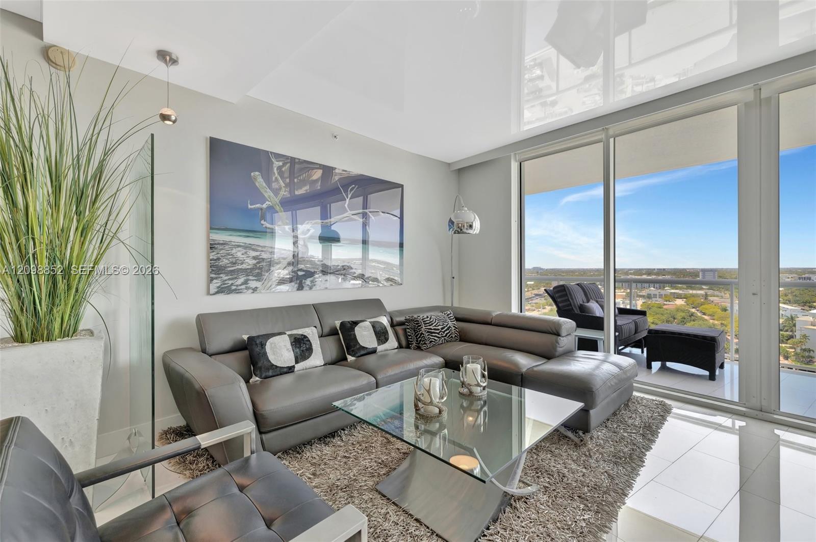 1 N Ocean Boulevard 1511 Property Photo 4