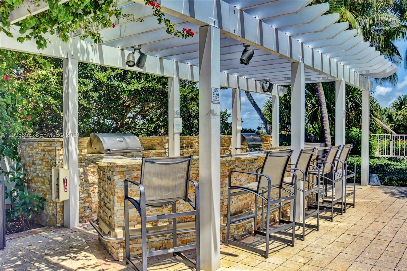 1 N Ocean Boulevard 1511 Property Photo 36