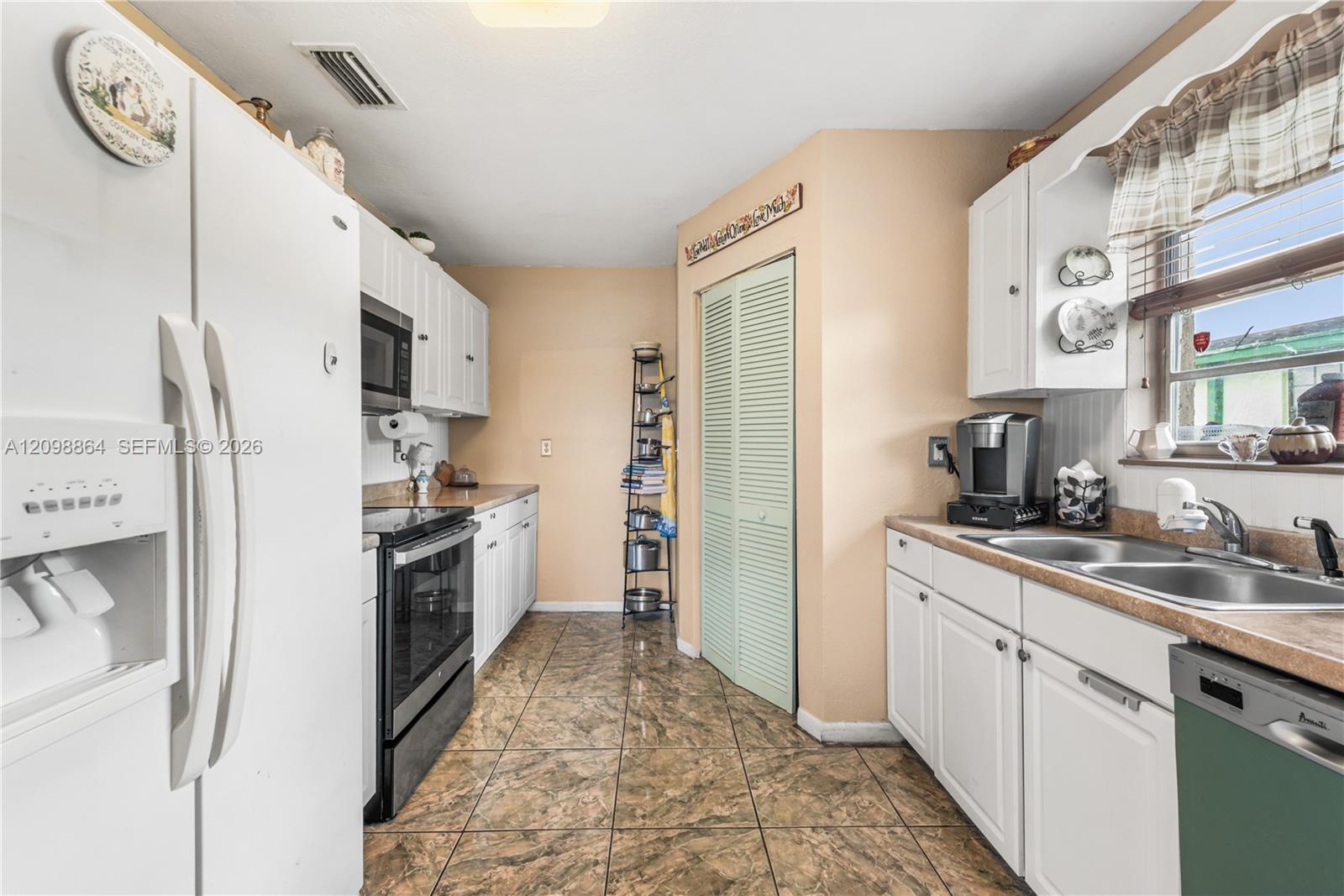 230 Sw 12th Avenue Property Photo 7