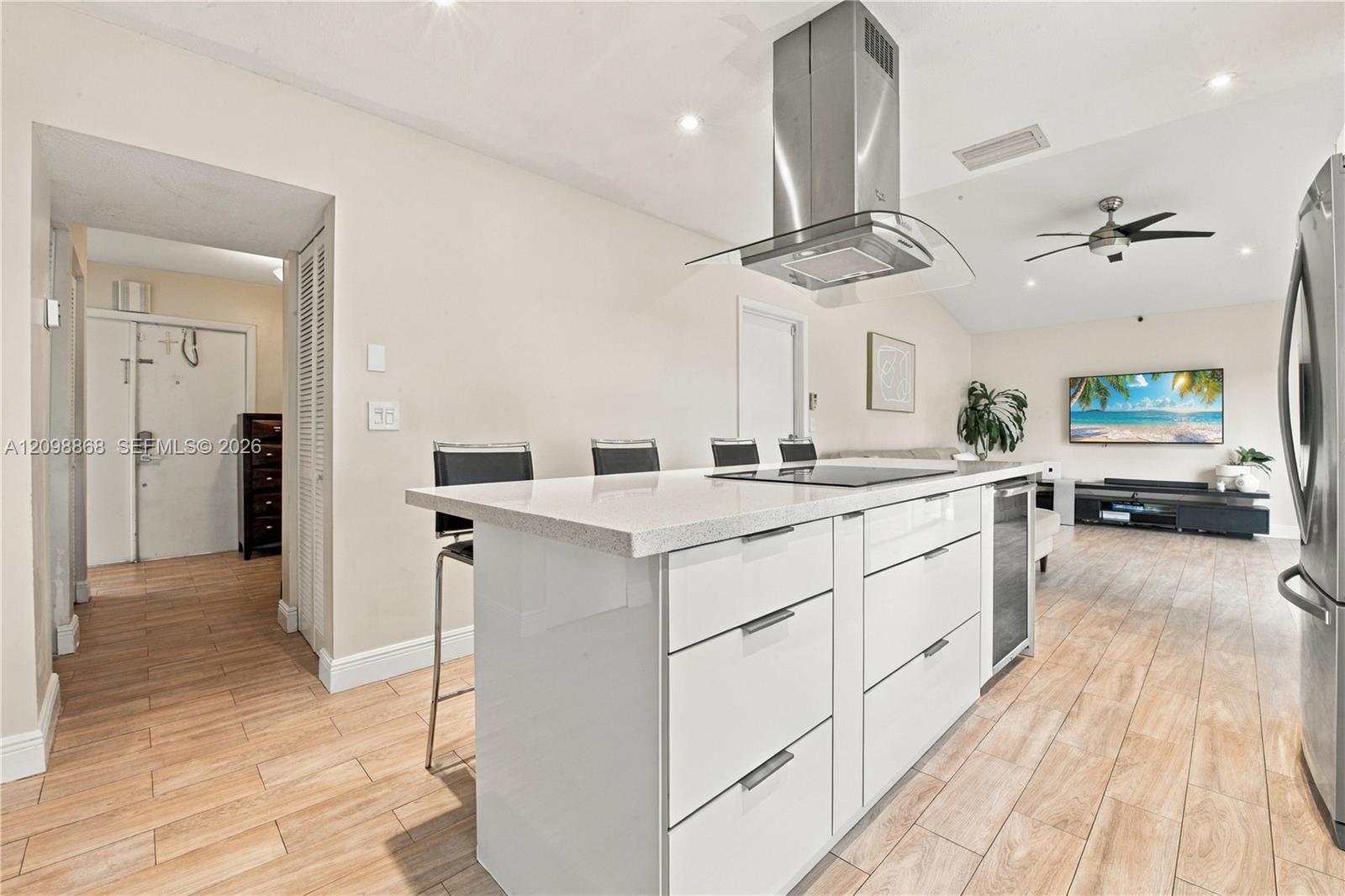 9600 Encino Street Property Photo 6