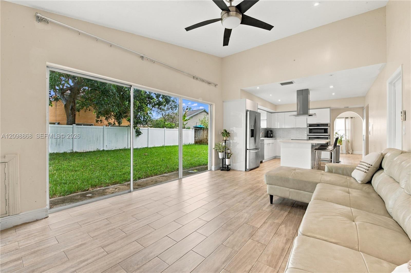 9600 Encino Street Property Photo 10